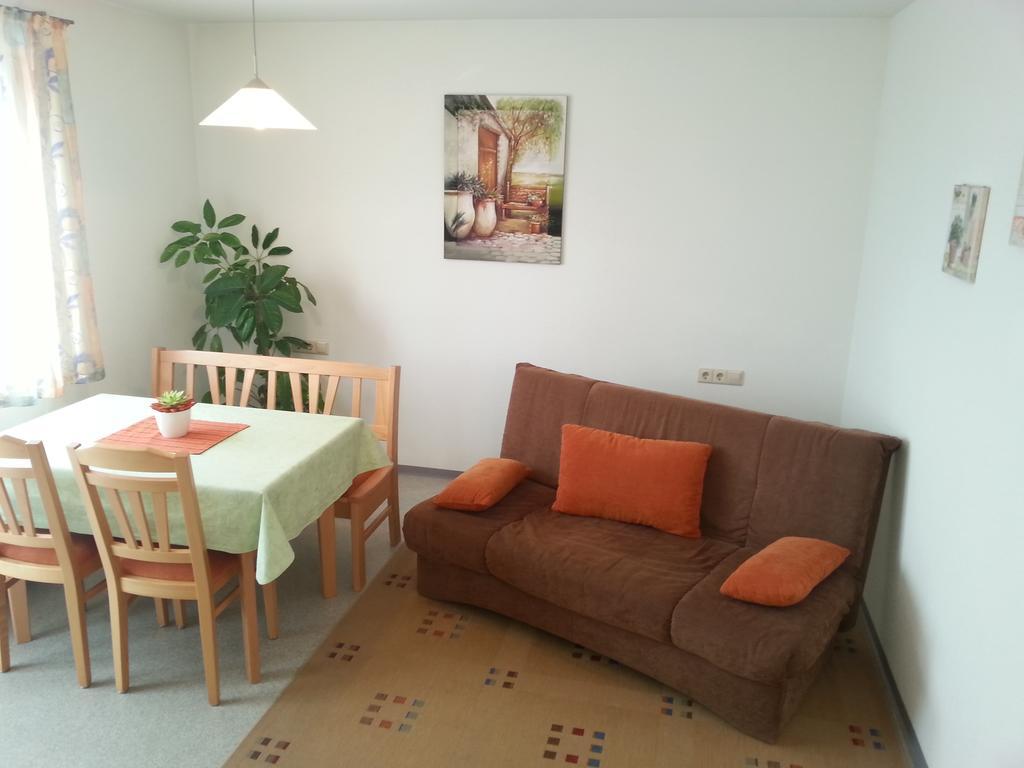 Ferienwohnung Taubertal Familie Arold Creglingen Esterno foto